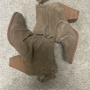 NWOT Splendid suede leather slouch booties size 7.5